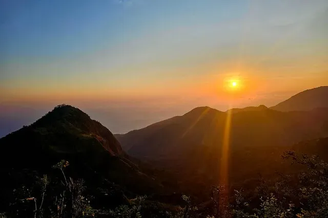 Sunrise On Lahangan Sweet