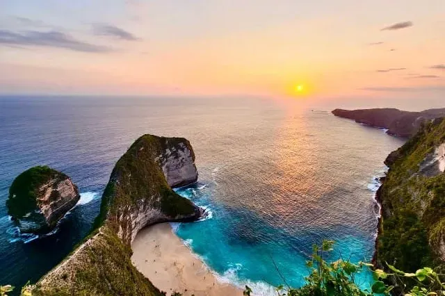 Kelingking Beach